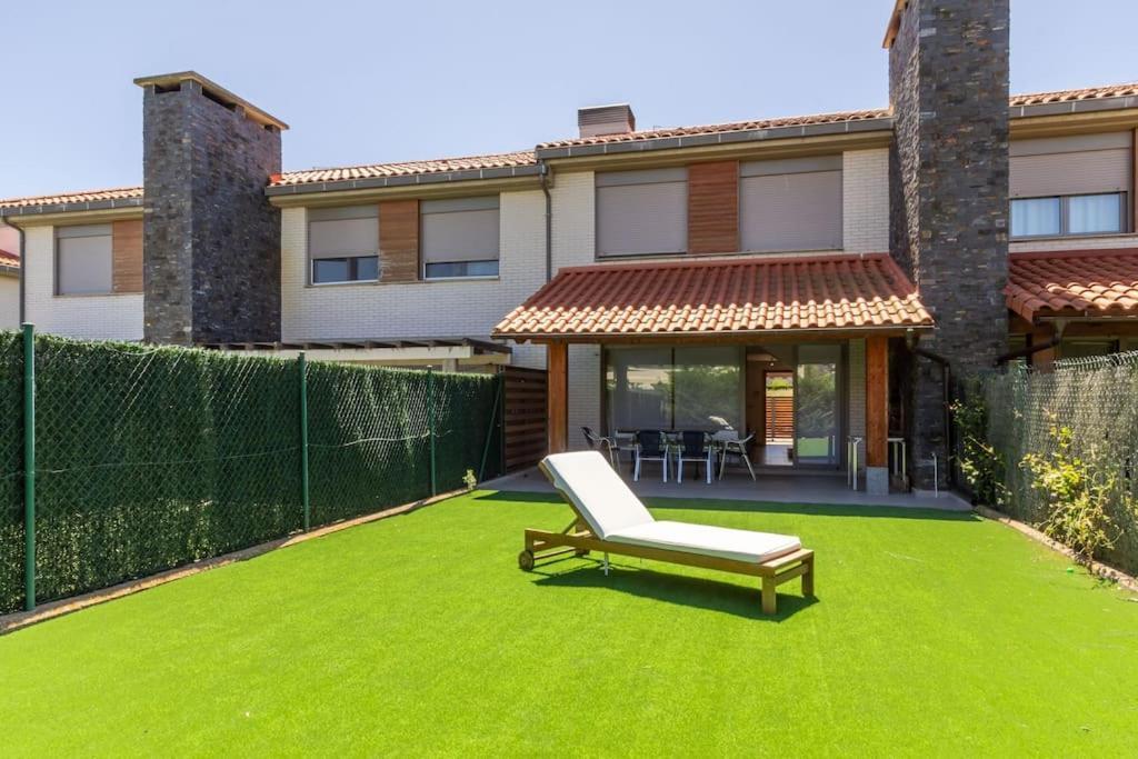 Chalet En Ciruena Con Barbacoa Exterior photo